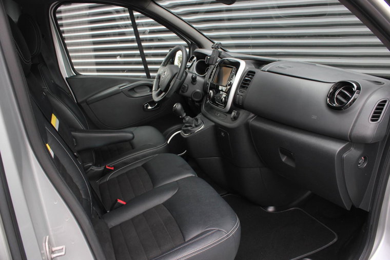 Vehicle Image 32