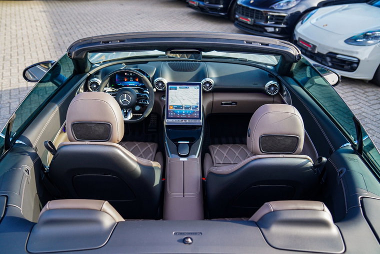 Vehicle Image 21