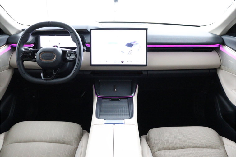 Vehicle Image 30