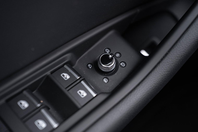 Vehicle Image 40