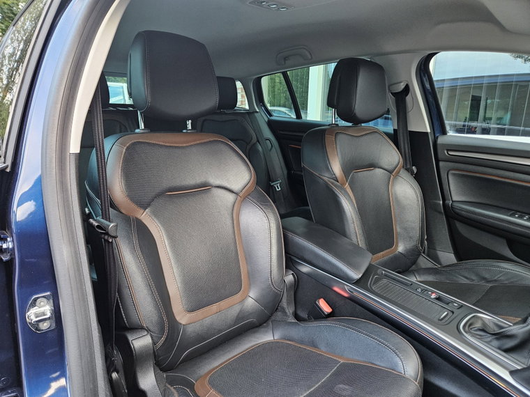 Vehicle Image 32