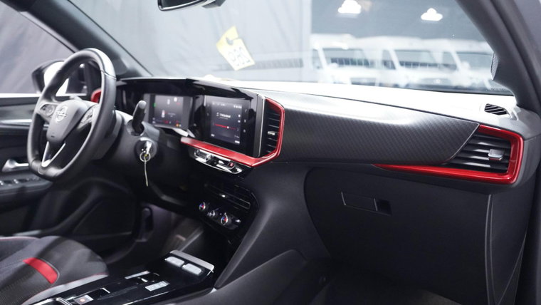 Vehicle Image 30