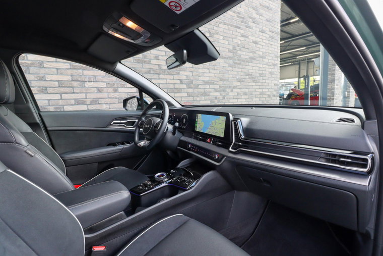 Vehicle Image 12
