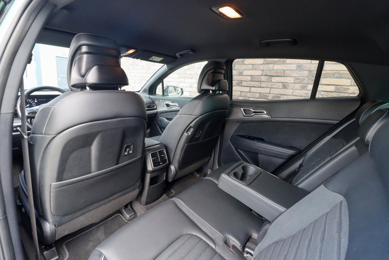 Vehicle Image 9