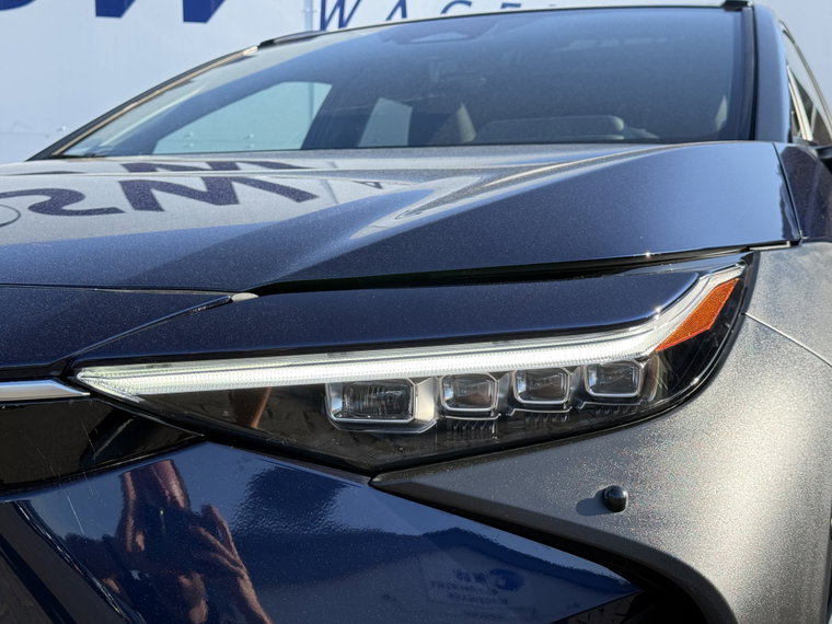 Vehicle Image 35
