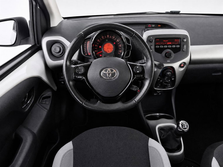 Vehicle Image 13