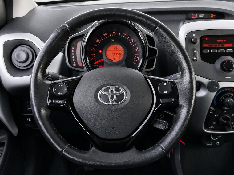 Vehicle Image 14
