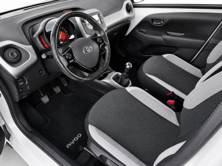Vehicle Image 9
