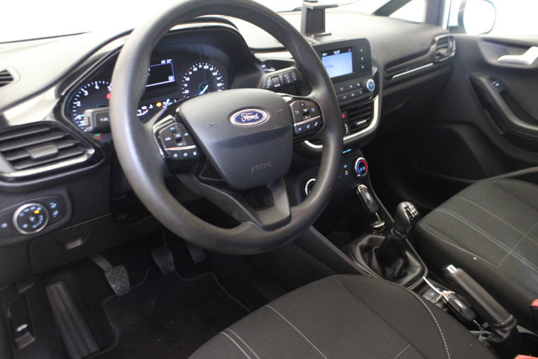 Vehicle Image 12