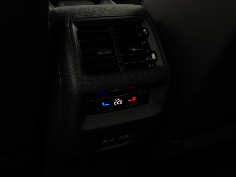 Vehicle Image 28