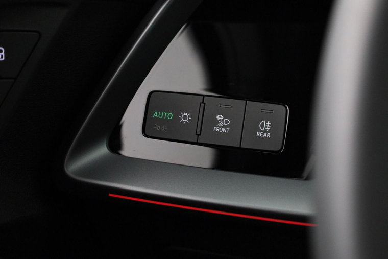 Vehicle Image 24