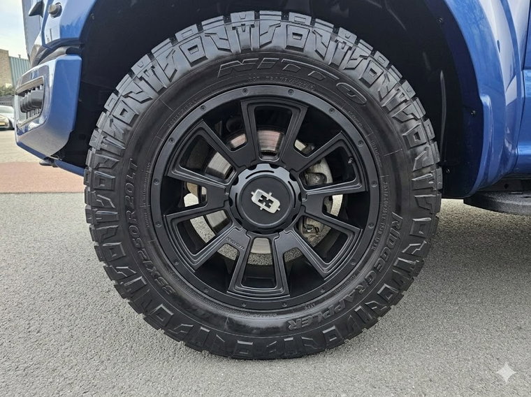 Vehicle Image 35