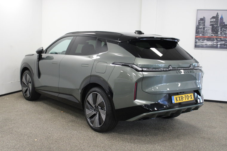 Vehicle Image 8