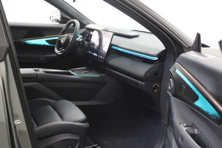 Vehicle Image 9