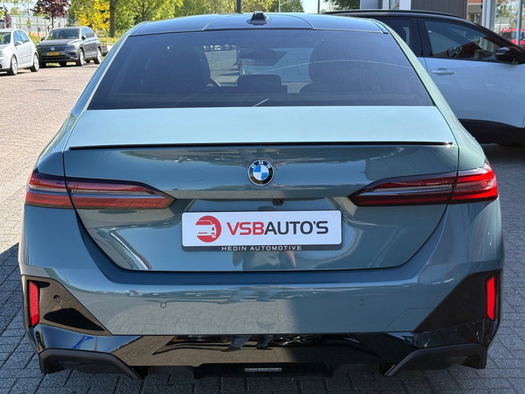 Vehicle Image 38
