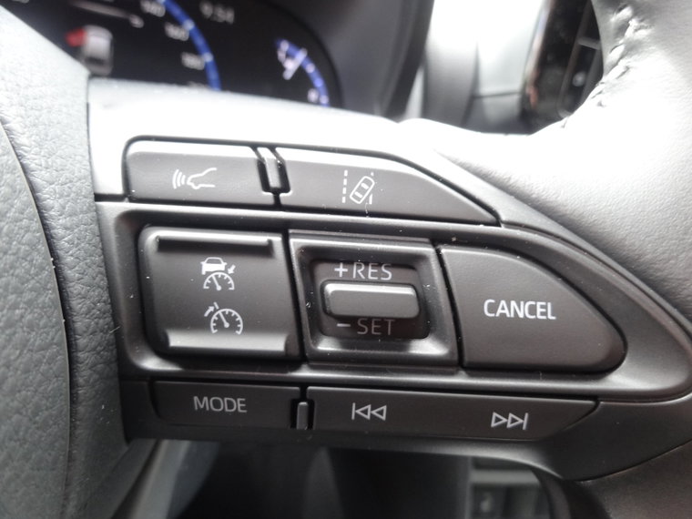 Vehicle Image 25
