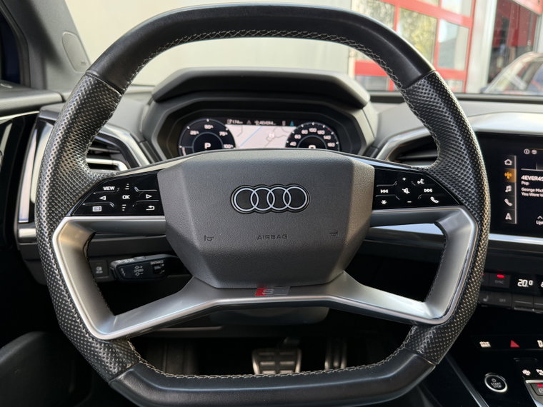 Vehicle Image 22