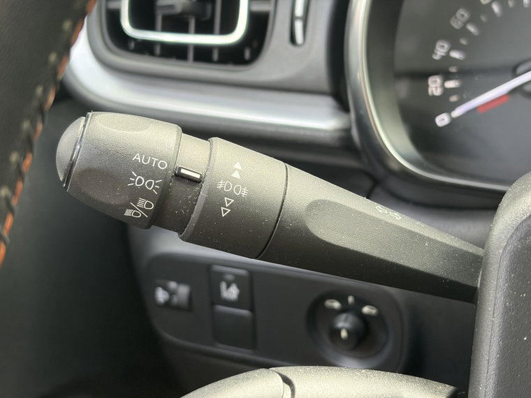 Vehicle Image 27