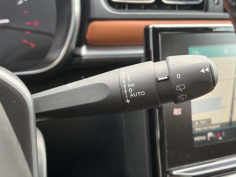 Vehicle Image 28