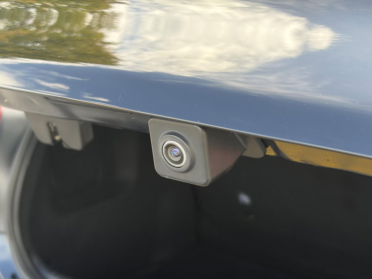 Vehicle Image 32