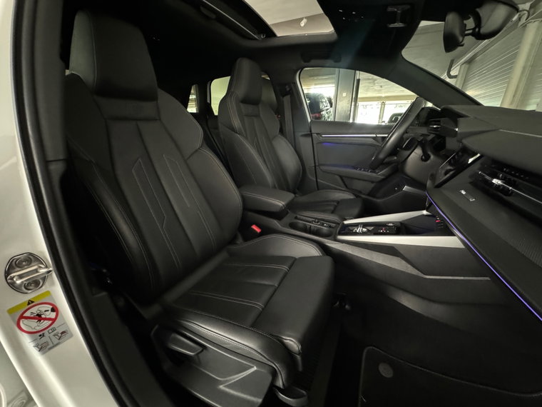 Vehicle Image 35