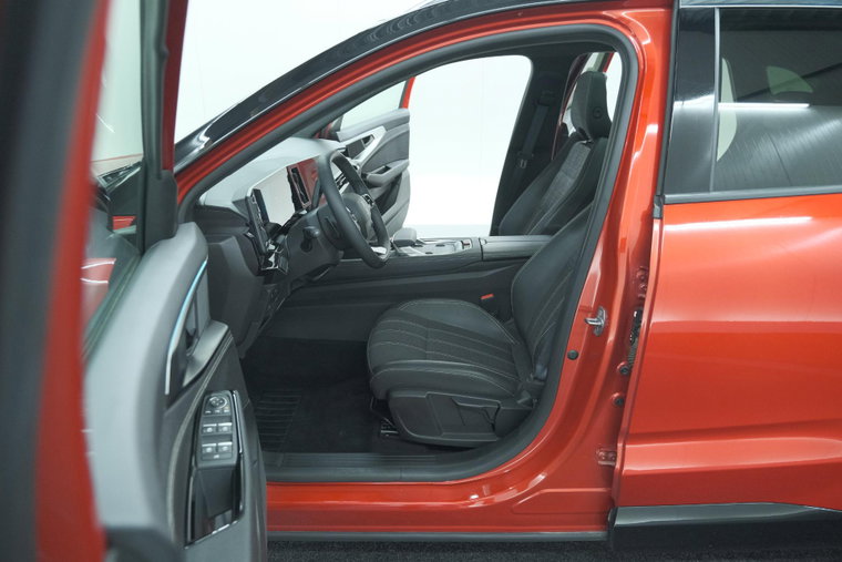 Vehicle Image 30