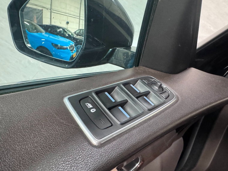 Vehicle Image 26