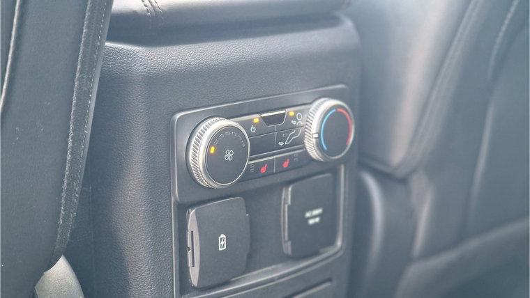 Vehicle Image 24