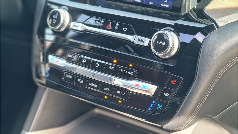 Vehicle Image 37