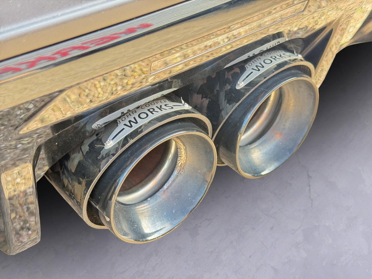 Vehicle Image 36