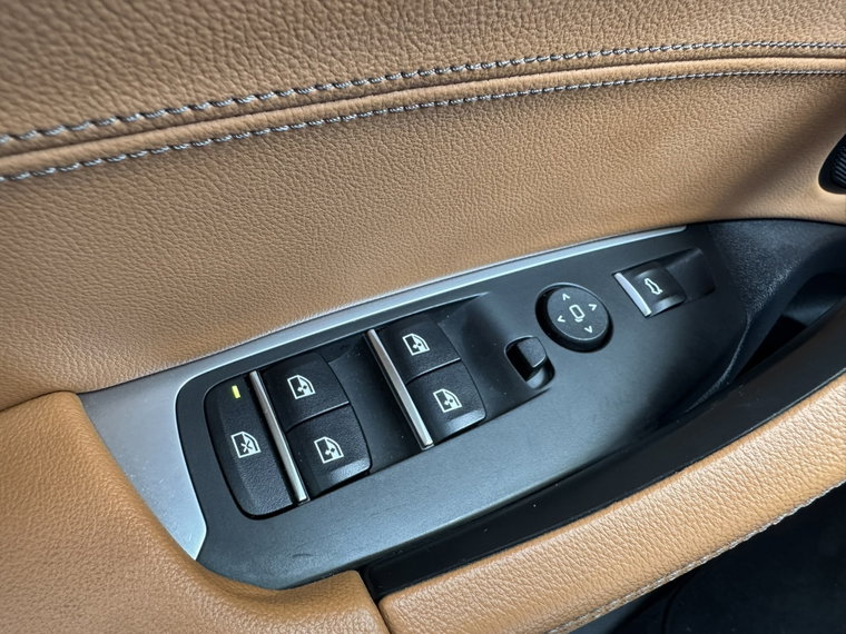 Vehicle Image 26