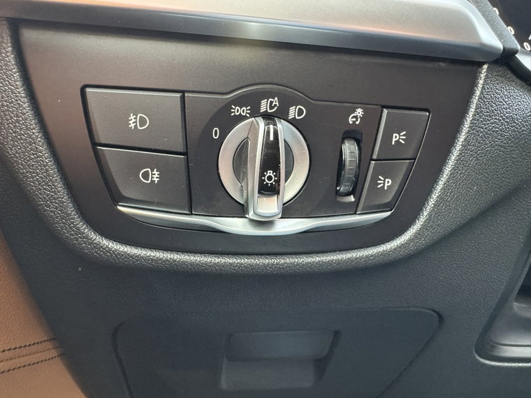 Vehicle Image 27