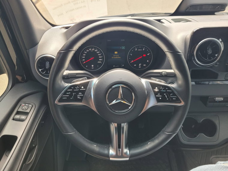 Vehicle Image 24