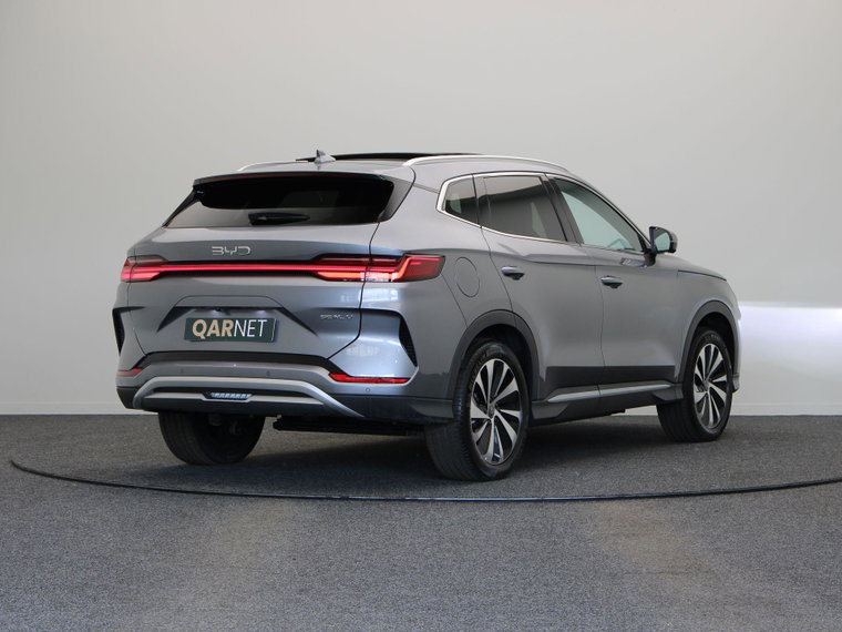 Vehicle Image 16