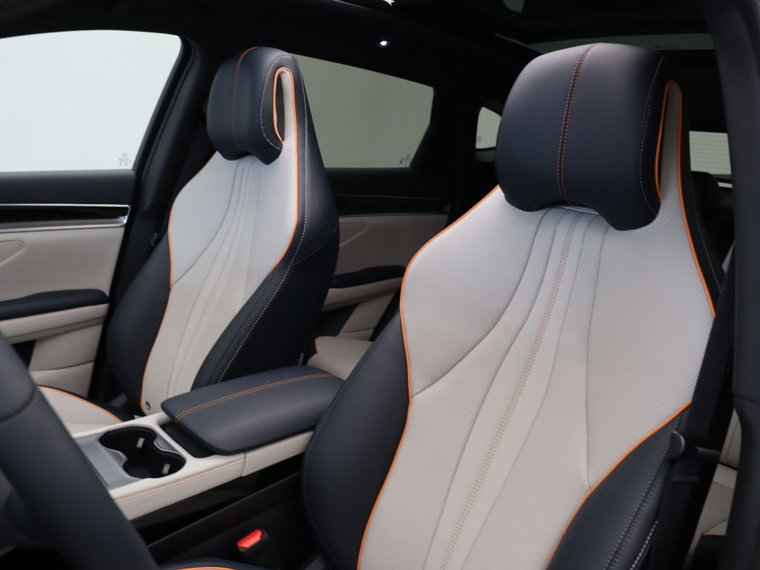 Vehicle Image 38