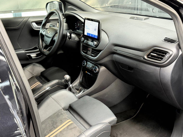Vehicle Image 31
