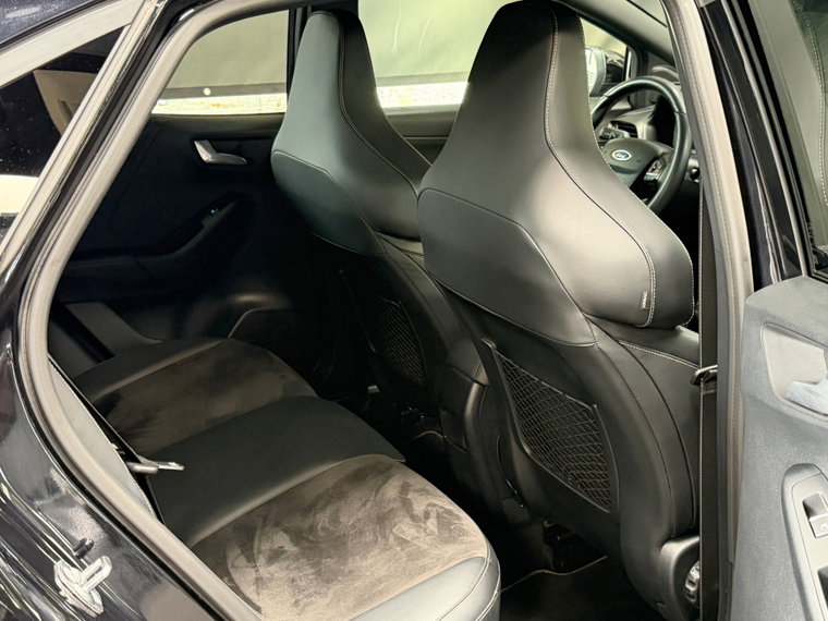 Vehicle Image 33