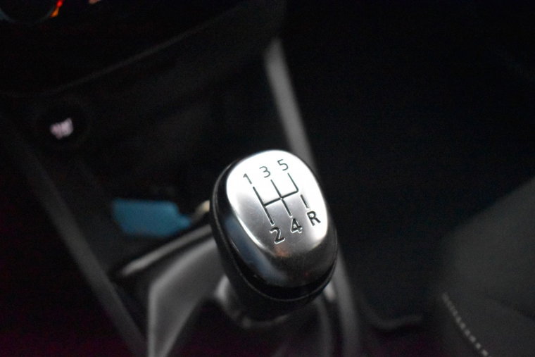 Vehicle Image 25