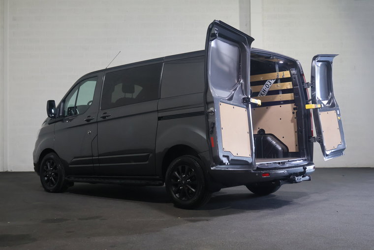 Vehicle Image 12