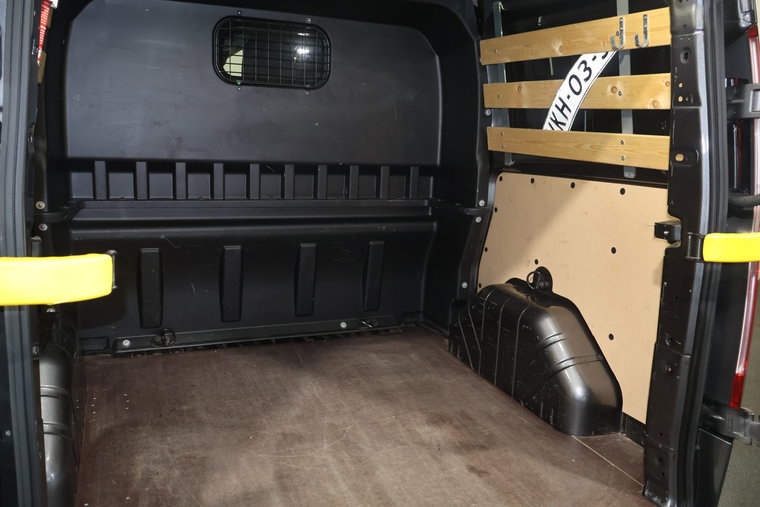 Vehicle Image 13