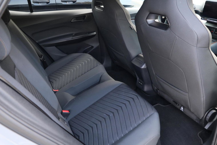 Vehicle Image 15