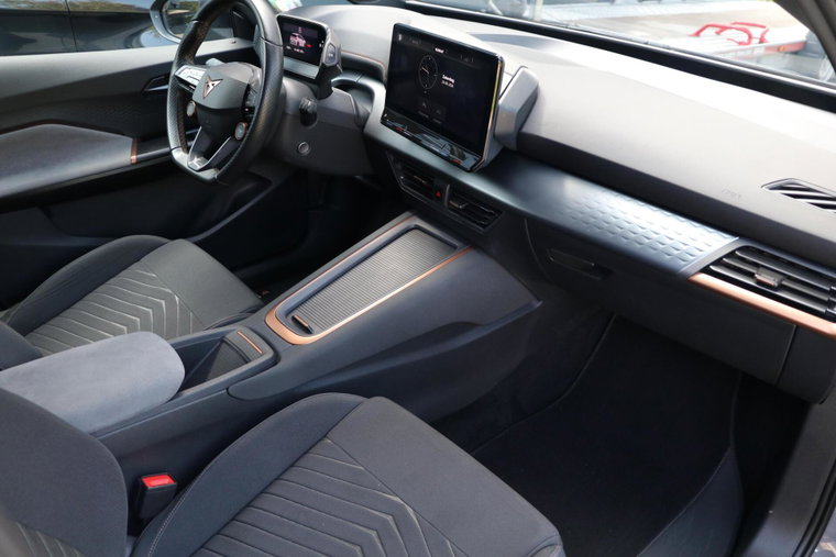 Vehicle Image 18