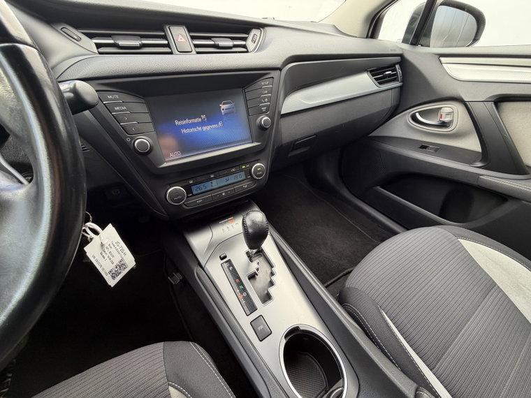 Vehicle Image 18