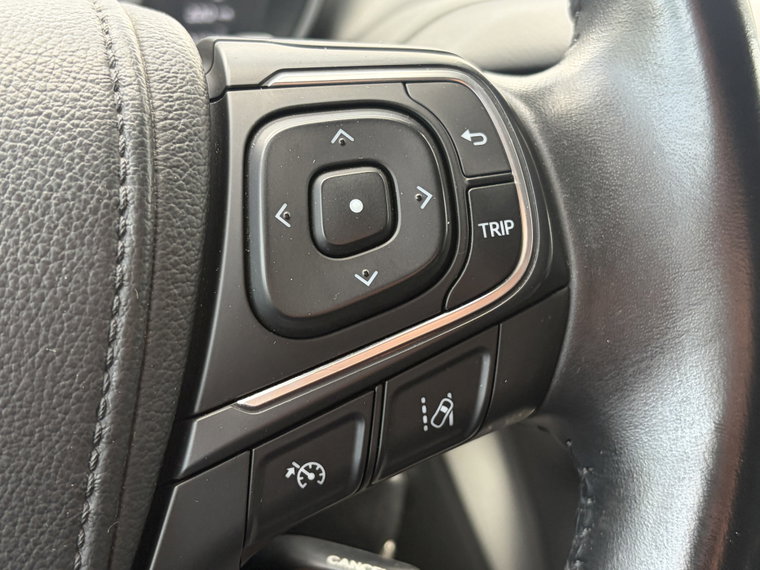 Vehicle Image 25