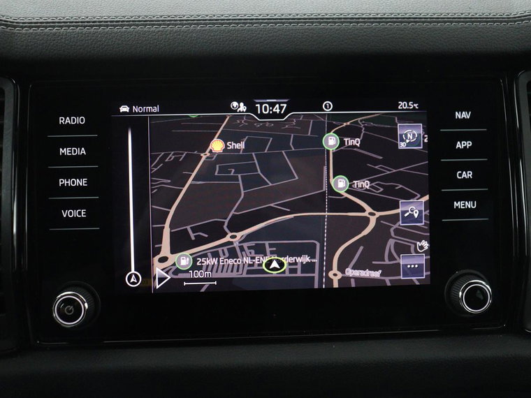 Vehicle Image 12