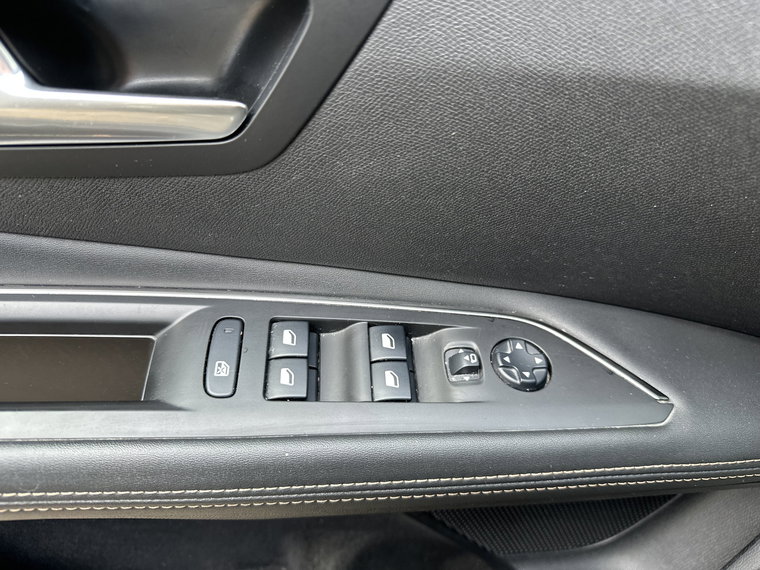 Vehicle Image 29