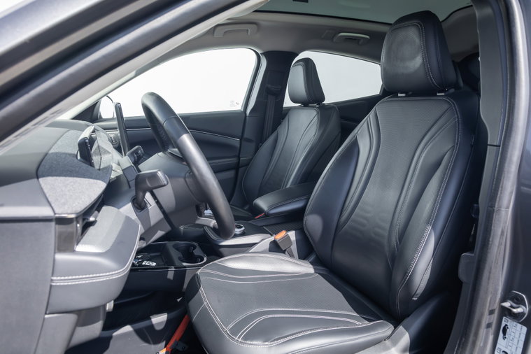 Vehicle Image 9