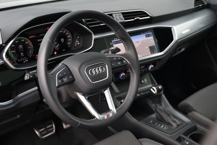 Vehicle Image 30