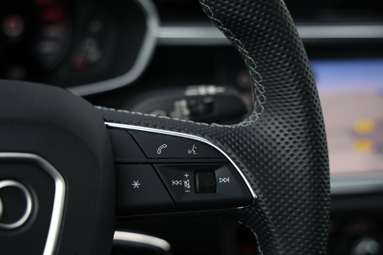 Vehicle Image 40