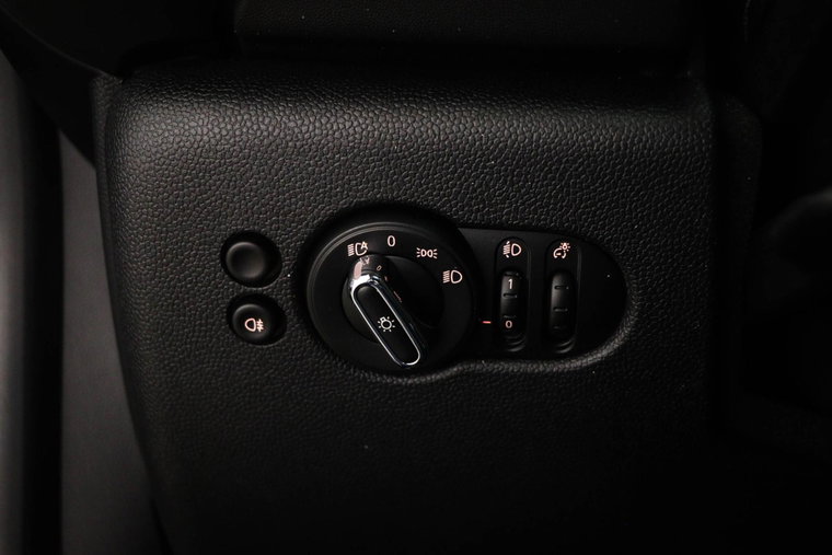 Vehicle Image 34